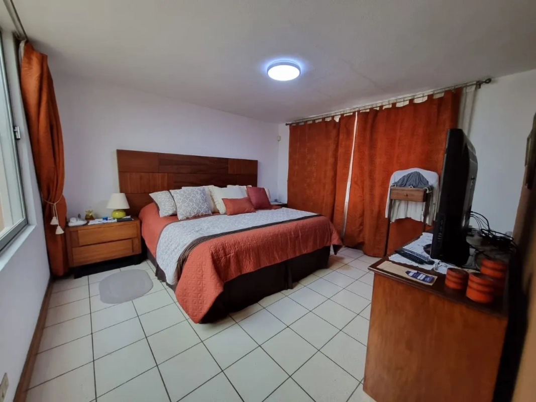 Casa en Venta Zona 15 codigo.CC35563