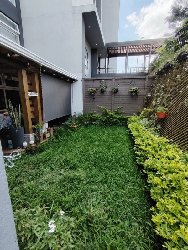 Apartamento con jardin en primer nivel en Sakai zona 1 de Mixco