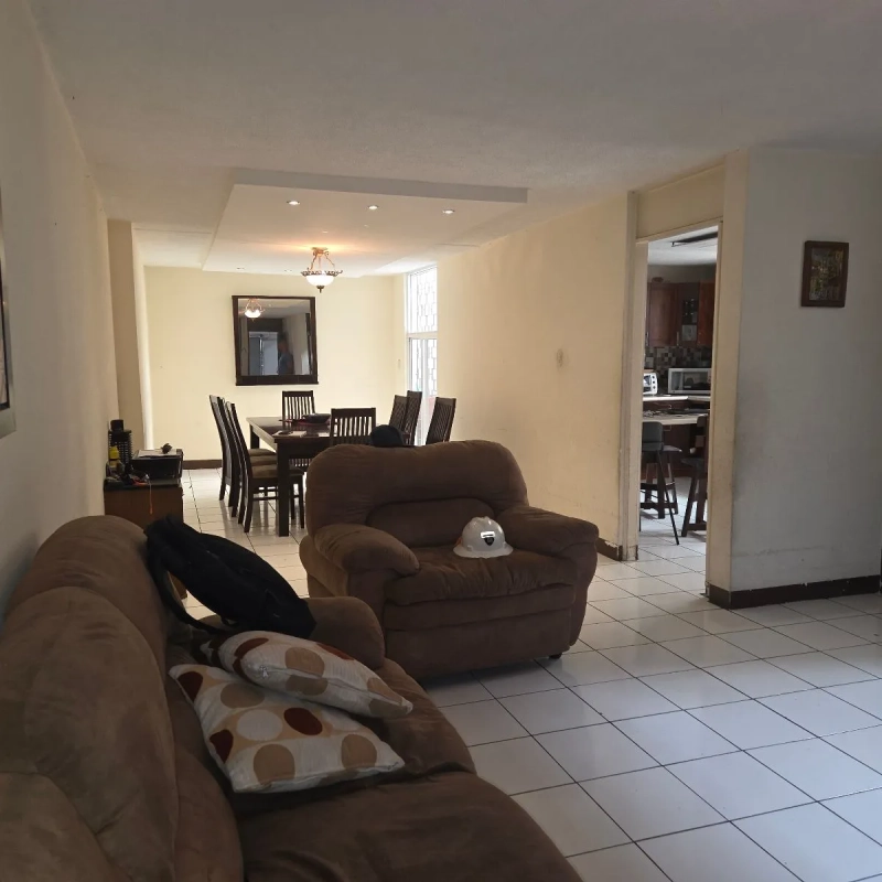 Casa en Venta Zona 5 Jardines de la Asunción