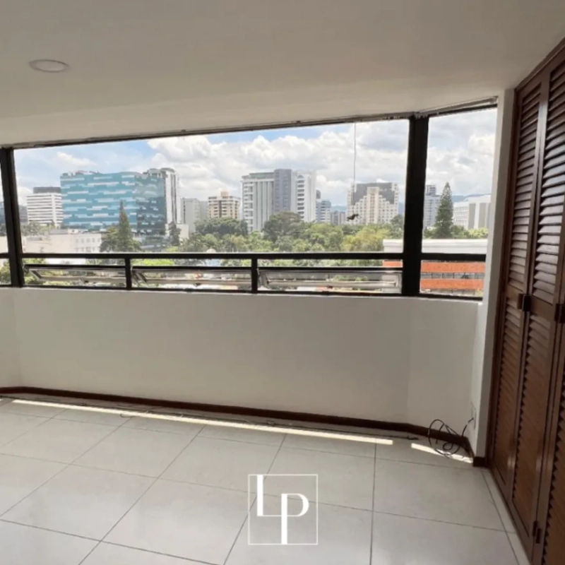 Apartamento en renta en edificio Alameda, zona 9