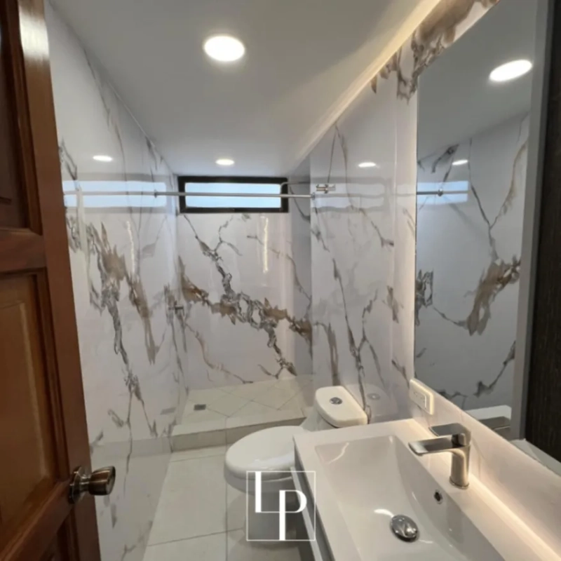 Apartamento en renta en edificio Alameda, zona 9