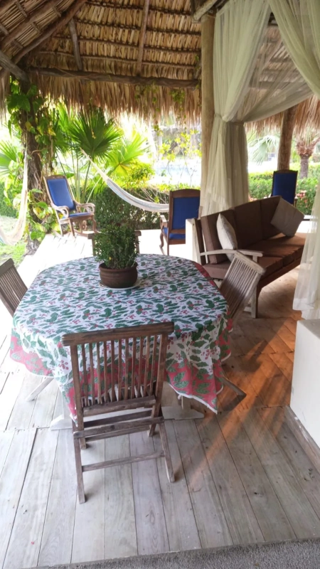 dos villas en el puerto con terreno y piscina