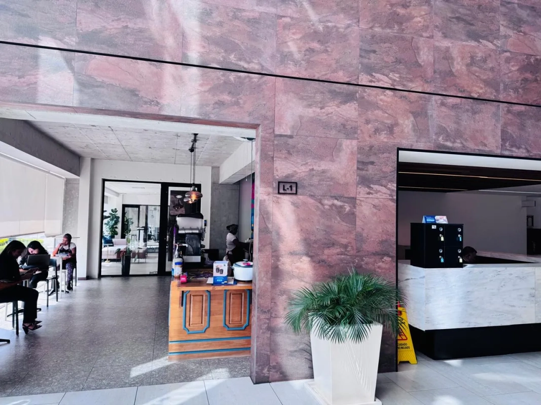 Oficina en Venta con Opción a Renta en Nova Reformador