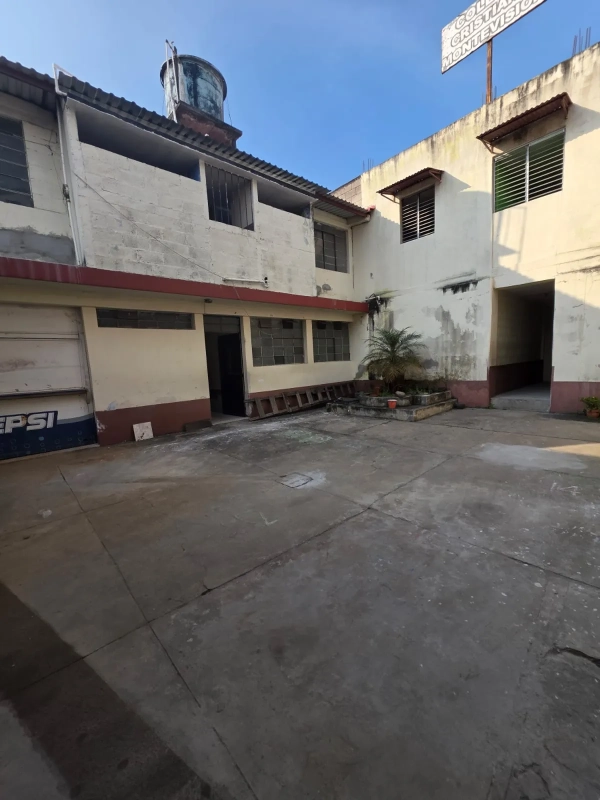 Propiedad en VENTA VILLA NUEVA, IDEAL PARA COLEGIOS, HOTEL,BODEGAS PARA COMERCIANTES DEL MERCADO. etc.