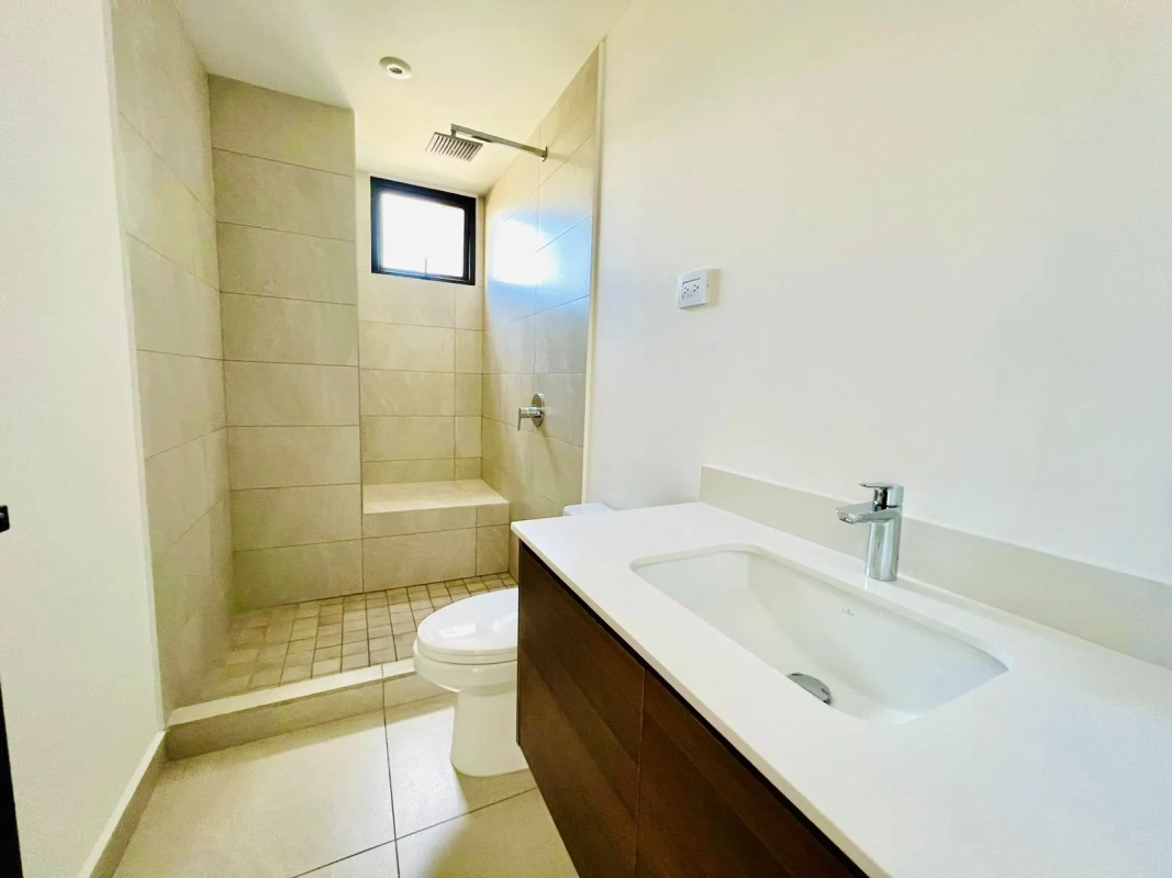 Apartamento de 2 dormitorios en zona 10 IQ10
