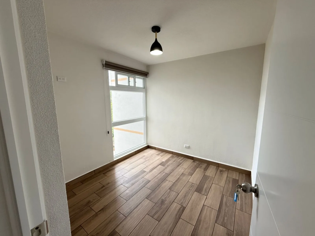 APARTAMENTO DE 2 HABITACIONES EN RENTA ZONA 16