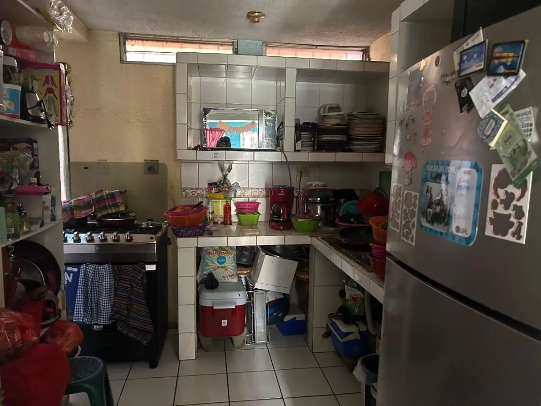Casa 3 niveles en condominio Frutal 1