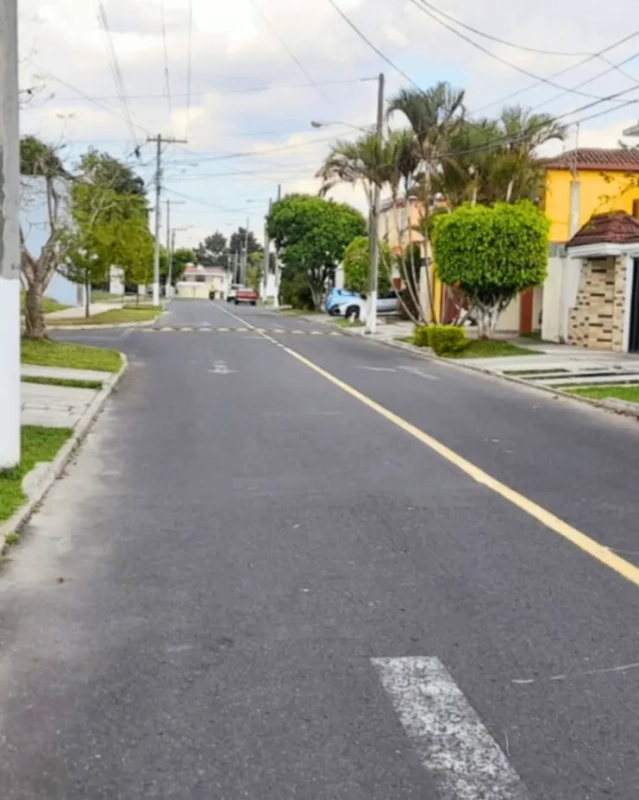 Terreno en Venta zona 16 -HACIENDA REAL- Grande y Plano-