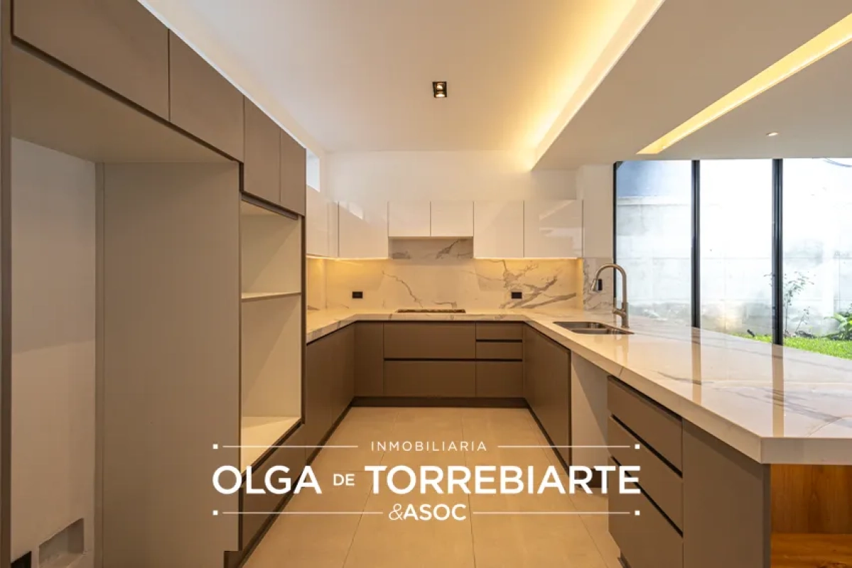 Casa en Condominio La Herradura, Zona 13