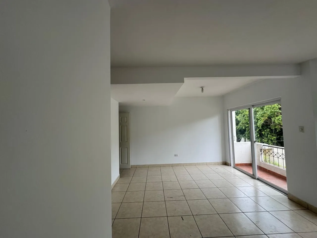 Casa en Renta en Bosques de San Nicolás, Fase 3, Zona 4, Mixco, Guatemala