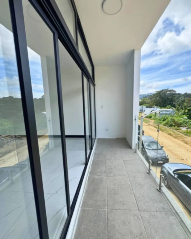 CASA EN VENTA EN ZONA 16  HACIENDA REAL PARA ESTRENAR