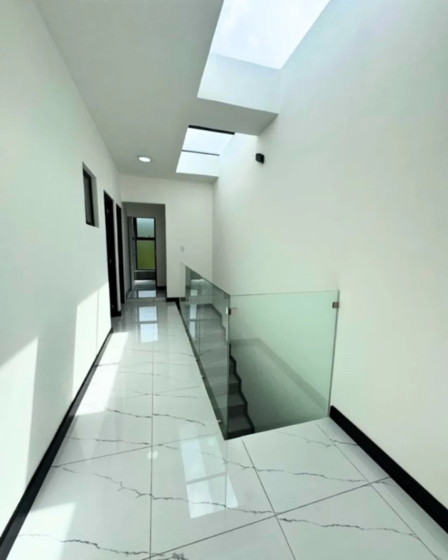 CASA EN VENTA EN ZONA 16  HACIENDA REAL PARA ESTRENAR