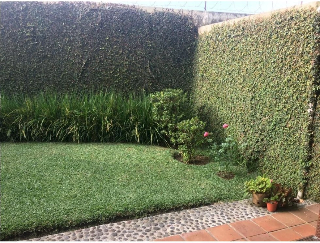 Venta de casa en km 16.5 carretera a Olmeca en Condominio Victoria