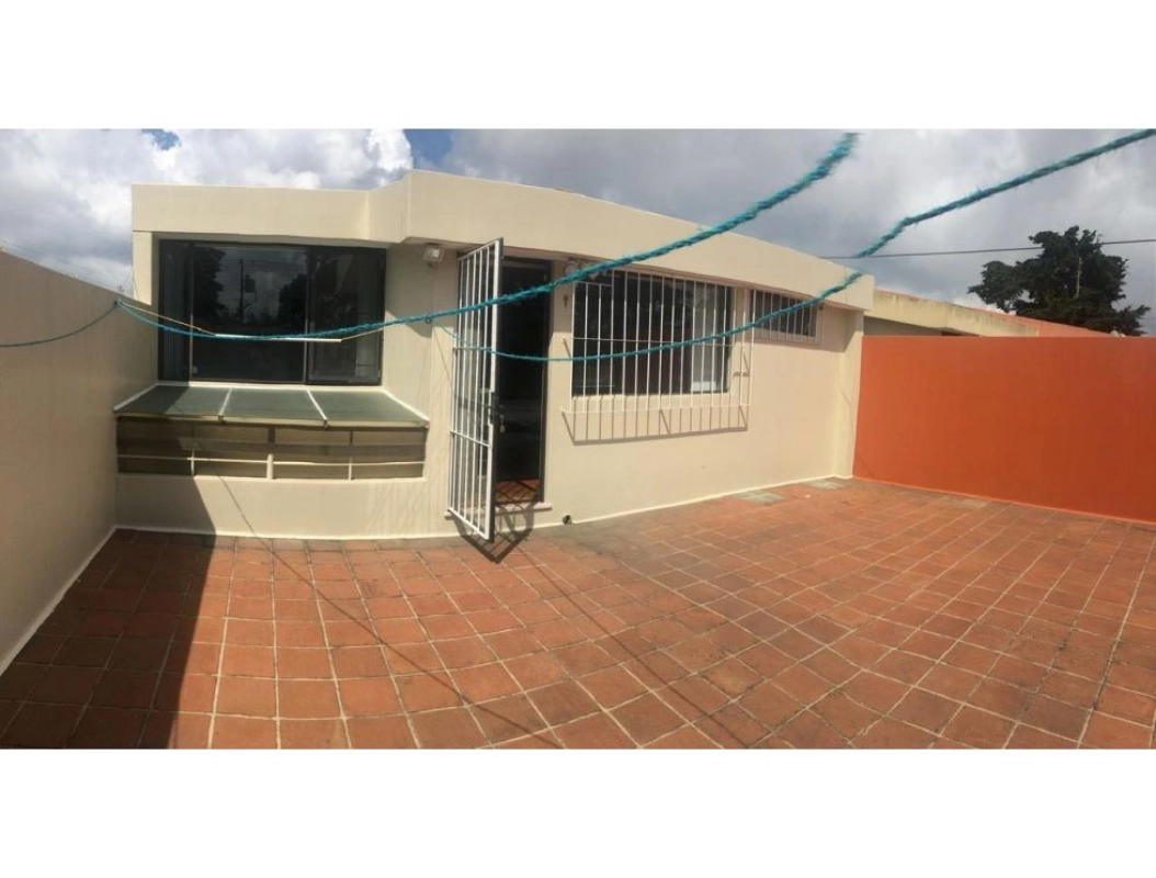 Venta de casa en km 16.5 carretera a Olmeca en Condominio Victoria