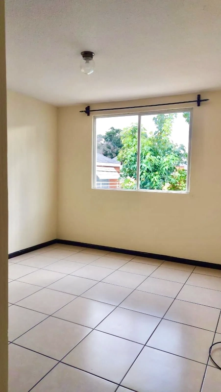 Zona 7 de Mixco • Casa de esquina en renta • Condominio Bosques del Encinal 2