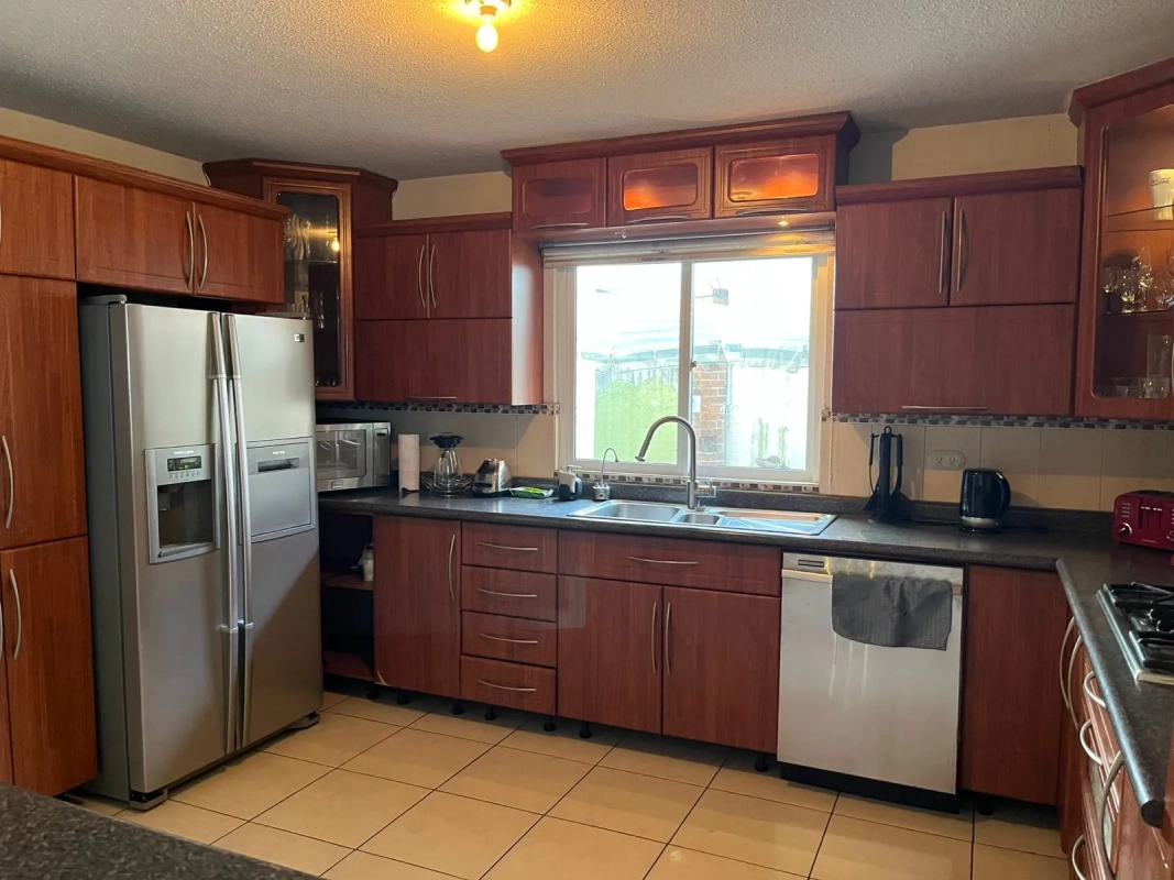 Casa en Venta Colinas de San Cristobal VI, Zona 8 de Mixco