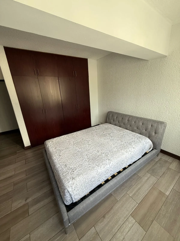 Apartamento amueblado en renta zona 13 – Por El Monumento del Papa