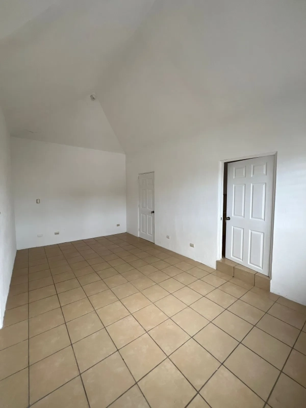 CASA EN VENTA EN HACIENDA REAL, Z.16