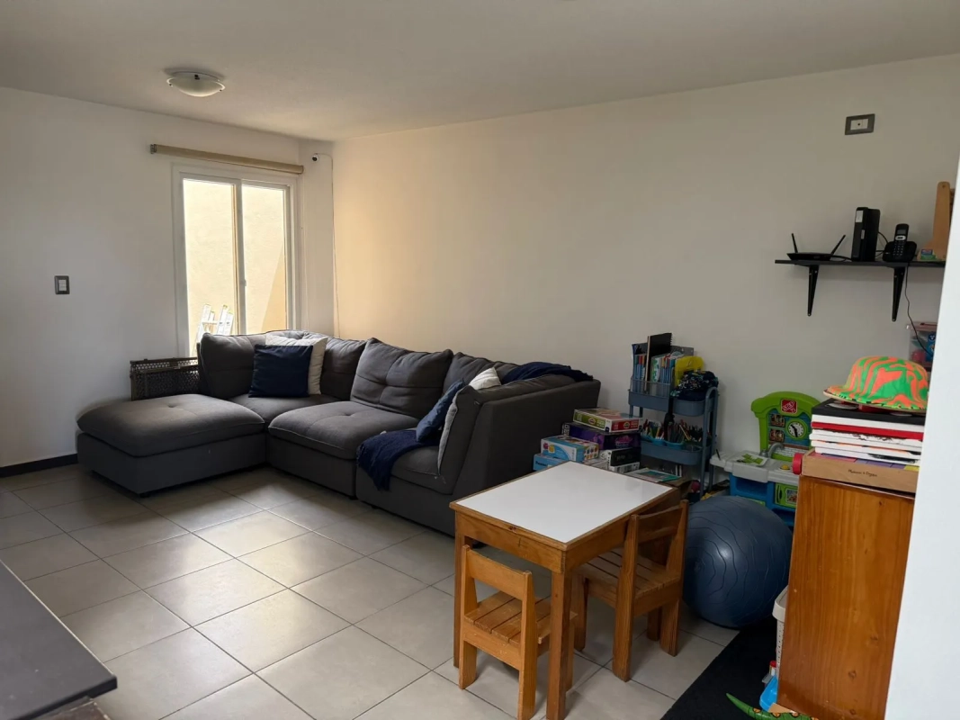 CASA EN VENTA EN CUMBRES DE LA ARBOLEDA CAES.