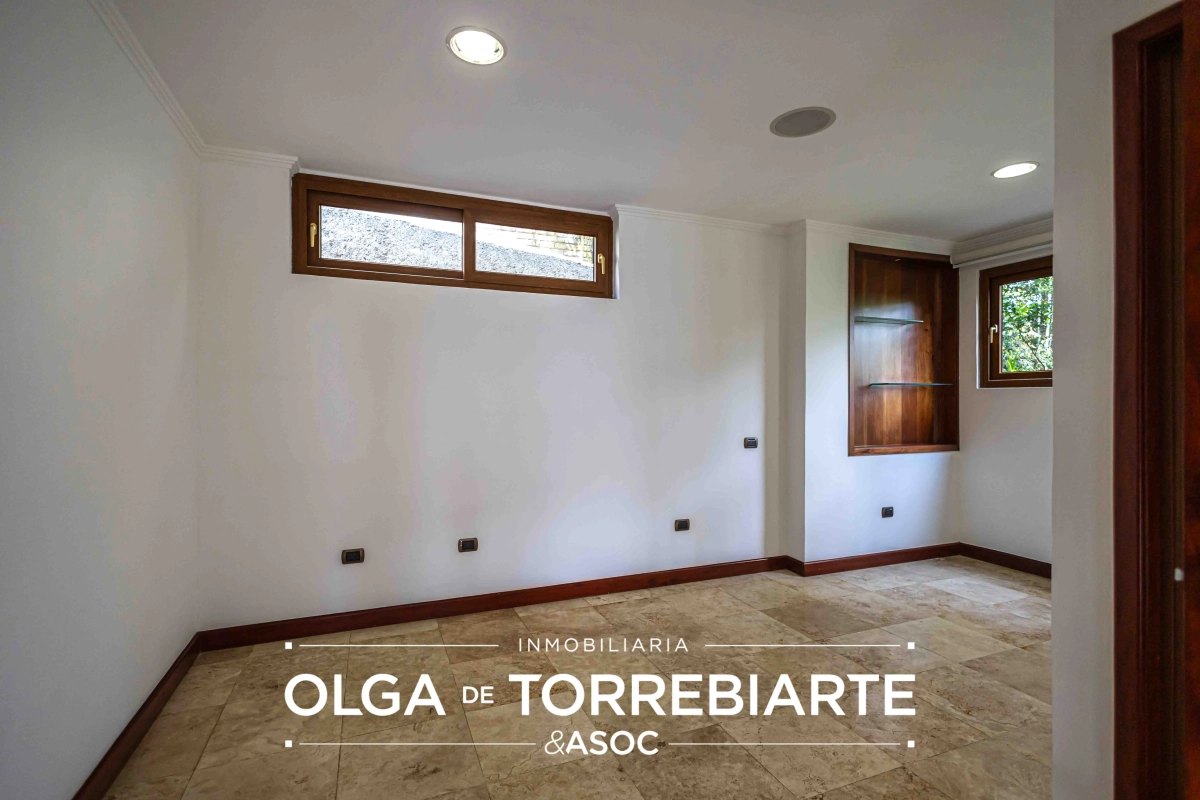 Casa en Residencial Bosques de Las Luces