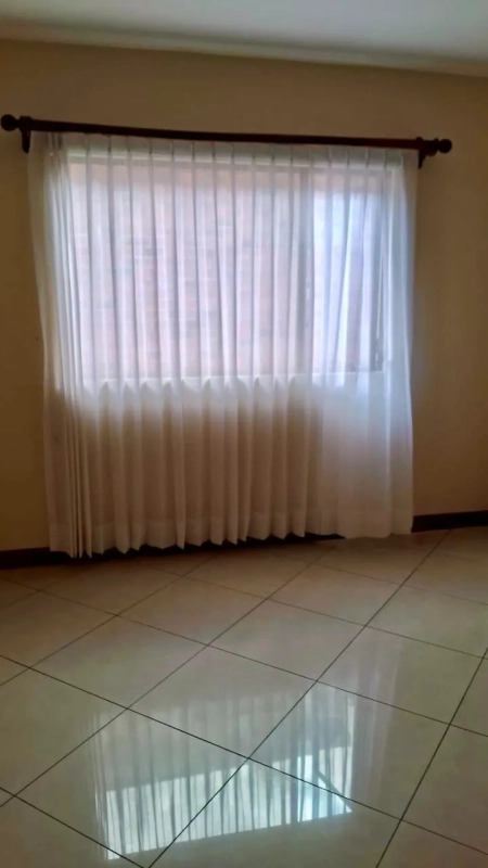 Zona 16 • Casa en renta • Condominio Jardines de Mirabel