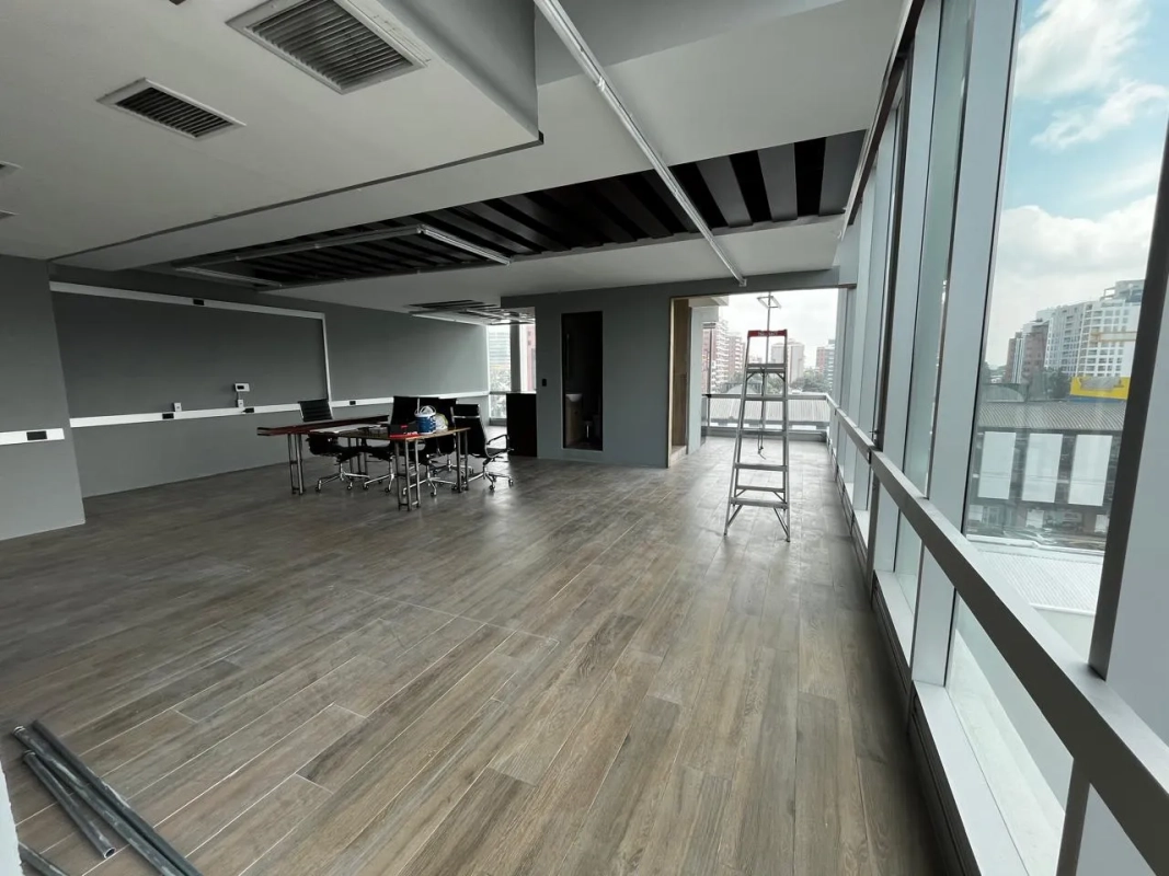 Oficina en Venta Zona 10 Ideal Inversionista codigo.CO35613