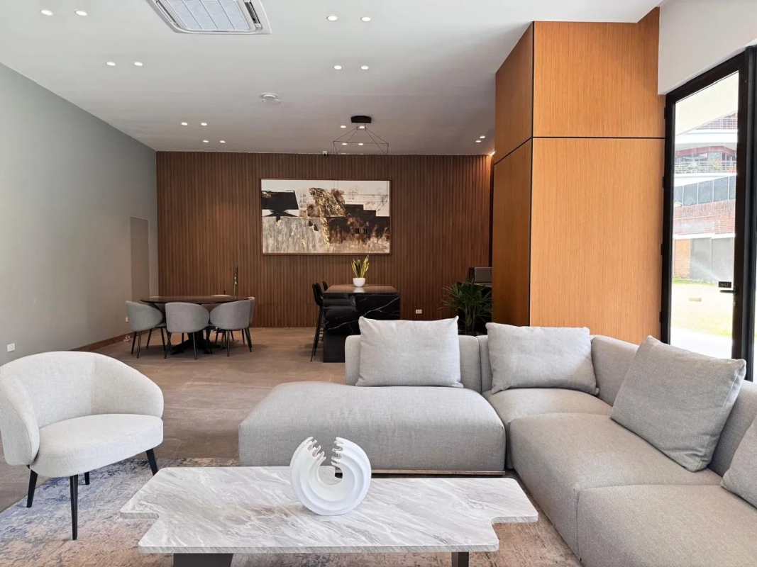 ALQUILO APARTAMENTO ZONA 14, AMUEBLADO