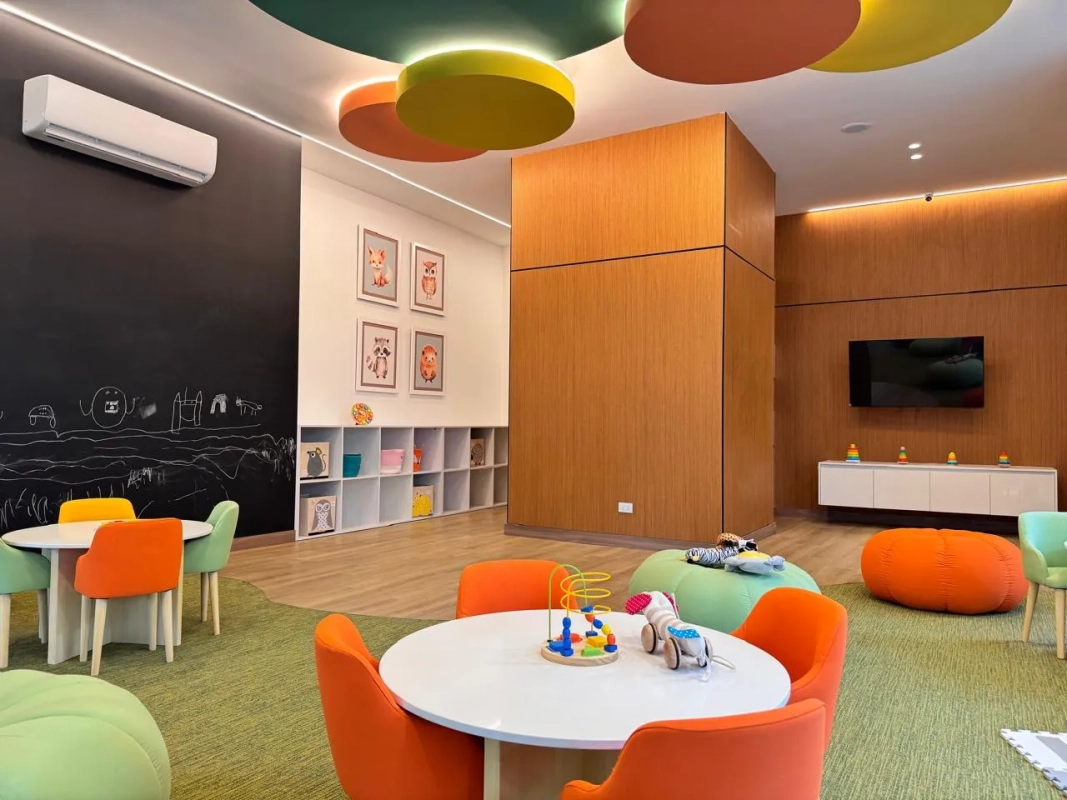 ALQUILO APARTAMENTO ZONA 14, AMUEBLADO