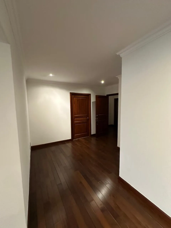 Hermoso y amplio apartamento en Tadeus Zona 14