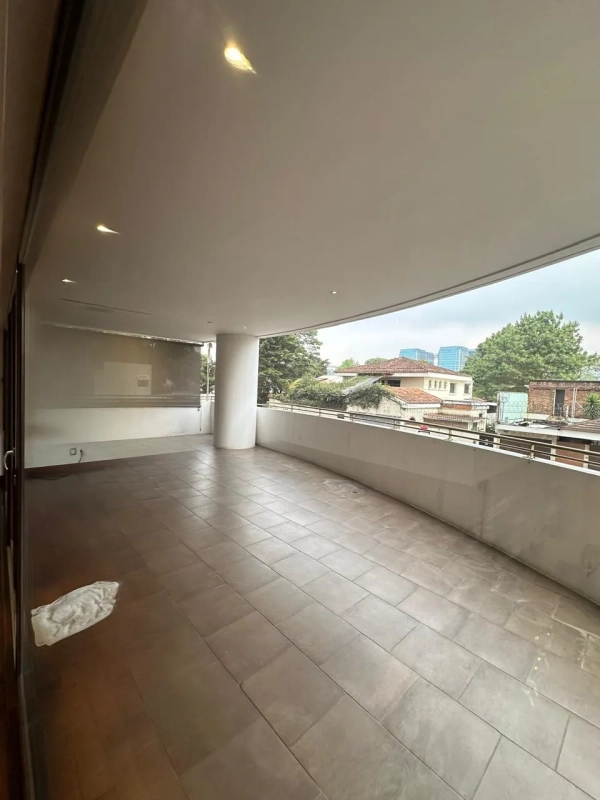 Hermoso y amplio apartamento en Tadeus Zona 14