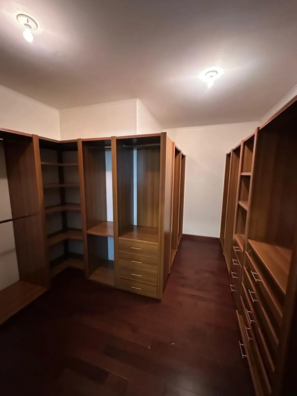 Hermoso y amplio apartamento en Tadeus Zona 14