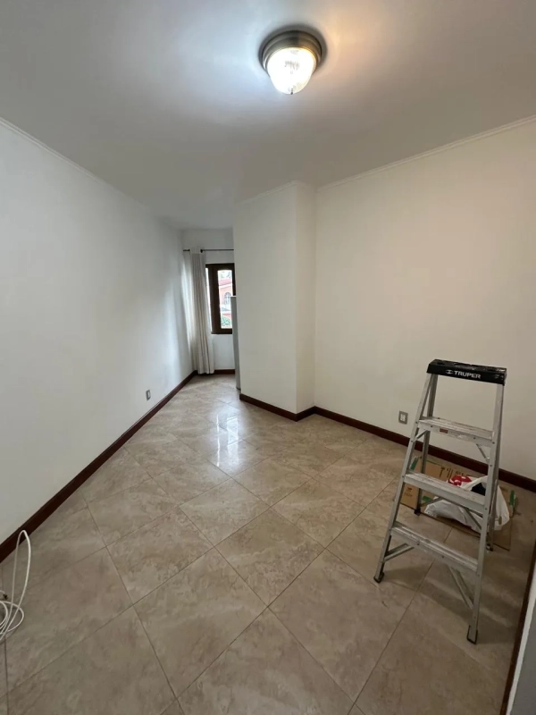 Hermoso y amplio apartamento en Tadeus Zona 14