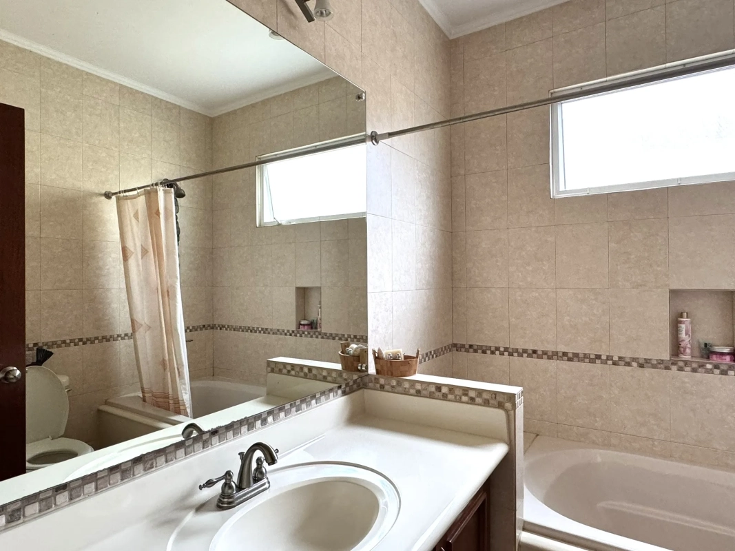 VENTA CASA CARRETERA A EL SALVADOR, PORTAL DEL BOSQUE