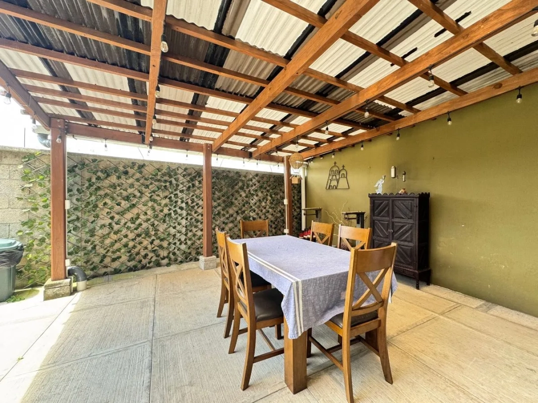 VENTA CASA CARRETERA A EL SALVADOR, AMPLIA