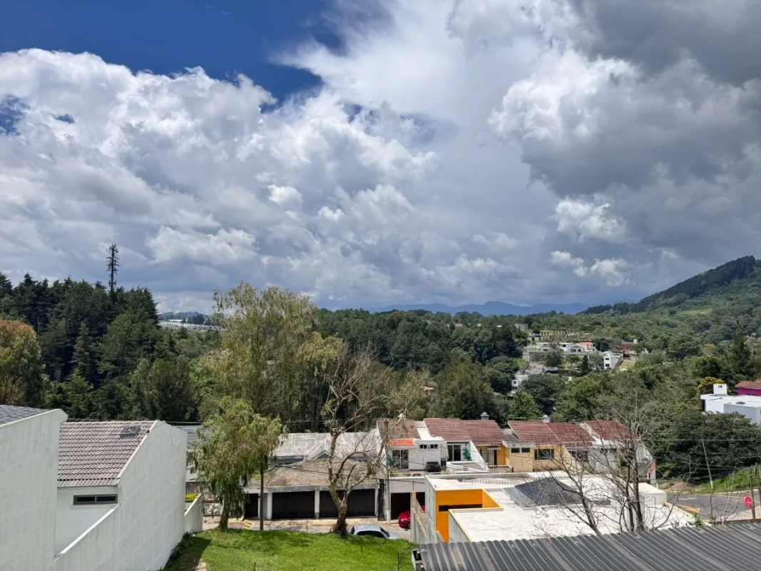 VENTA CASA CARRETERA A EL SALVADOR, AMPLIA