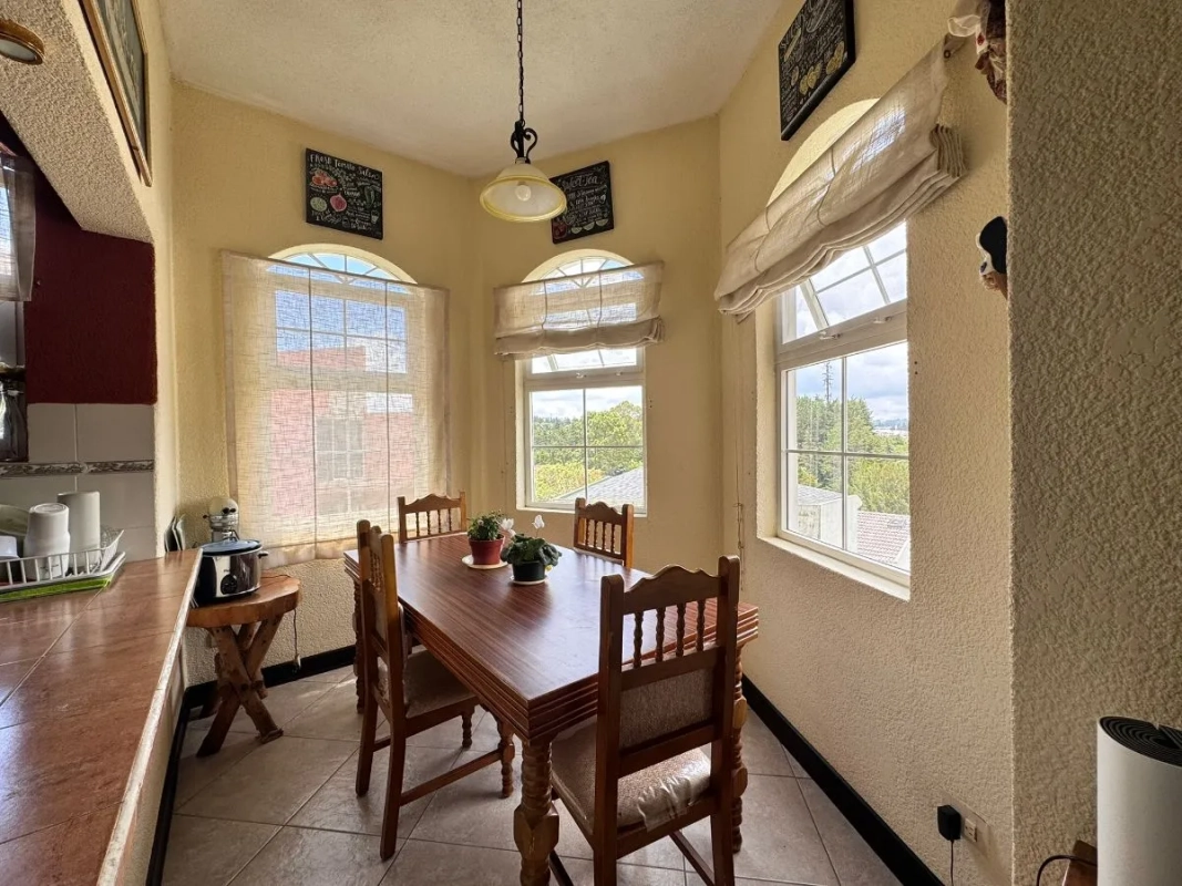 VENTA CASA CARRETERA A EL SALVADOR, AMPLIA