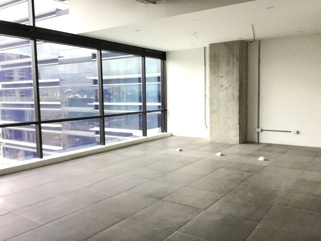 ALQUILER OFICINA ZONA 10, DESIGN CENTER