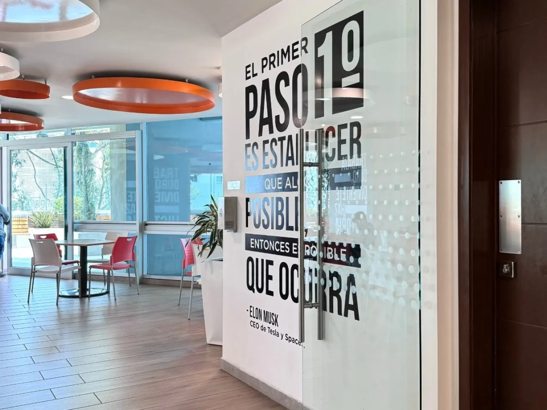 ALQUILER OFICINA ZONA 15, PARA ESTRENAR