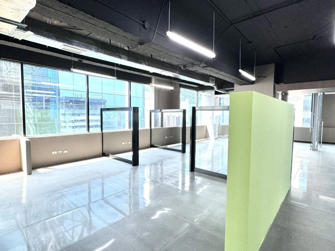 ALQUILER OFICINA ZONA 14, EUROPLAZA