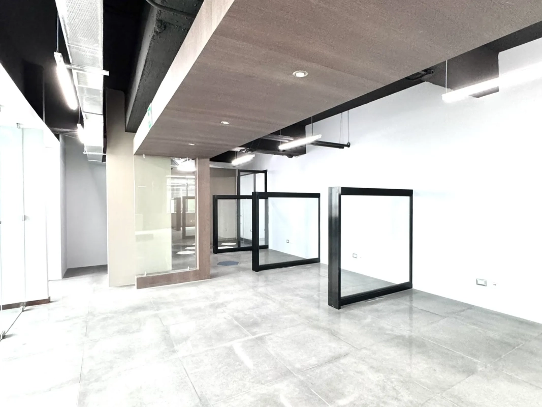 ALQUILER OFICINA ZONA 14, EUROPLAZA