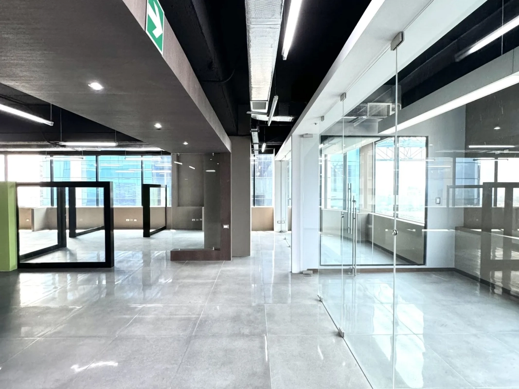 ALQUILER OFICINA ZONA 14, EUROPLAZA