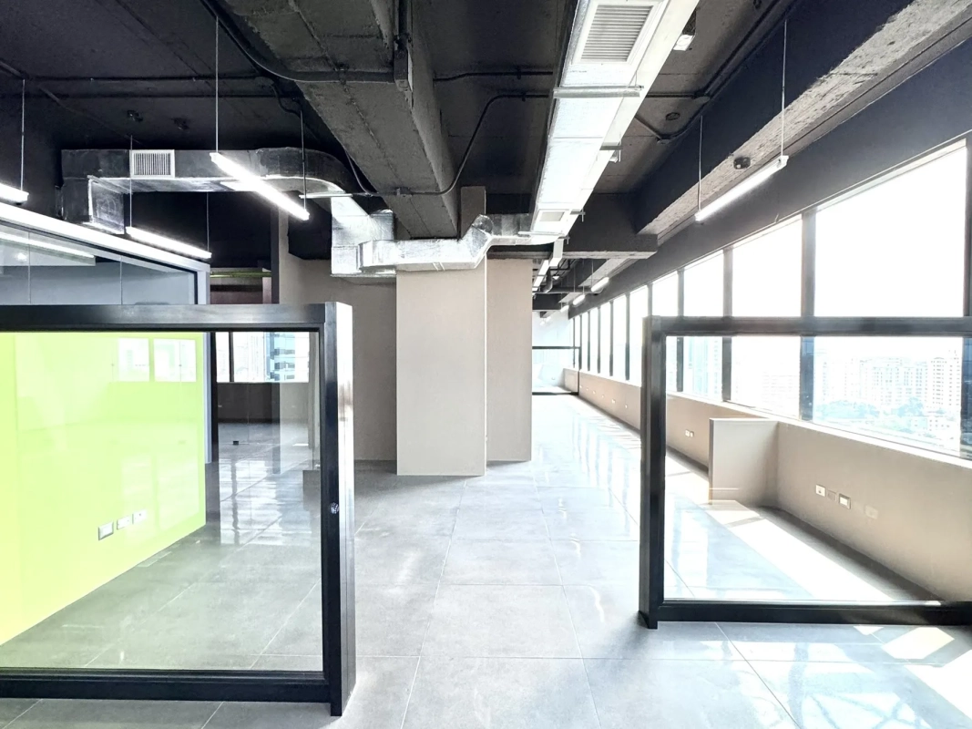 ALQUILER OFICINA ZONA 14, EUROPLAZA