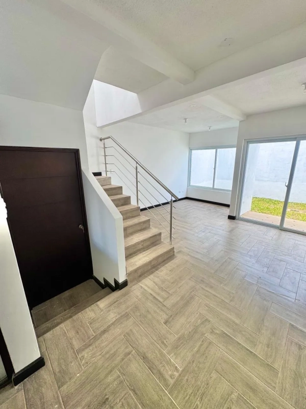 Venta Casa Hacienda Real, zona 16