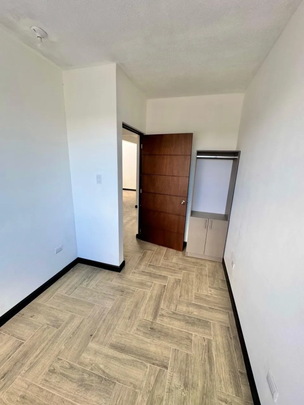 Venta Casa Hacienda Real, zona 16