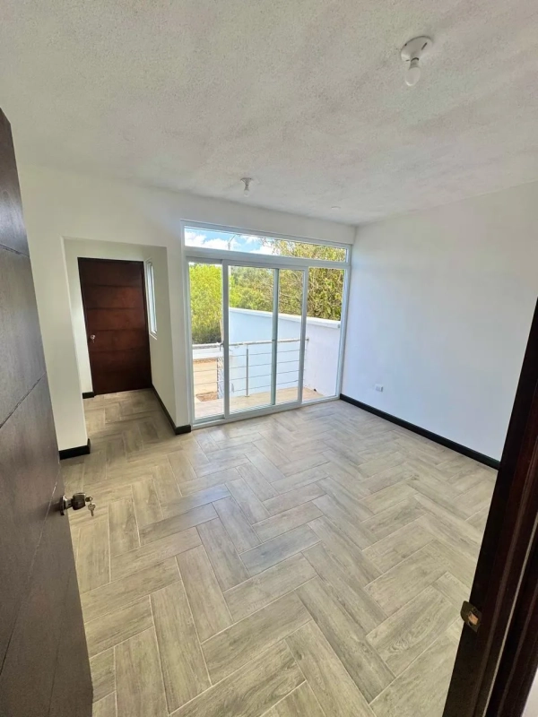 Venta Casa Hacienda Real, zona 16