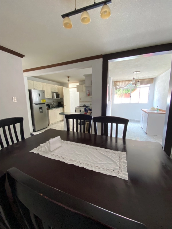 INVERSIONISTAS / casa de dos niveles Villas del Pinar CAES