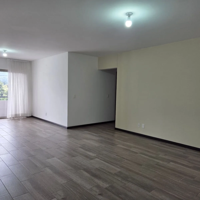 Apartamento en Venta 3 Habitaciones Zona 14 La Villa