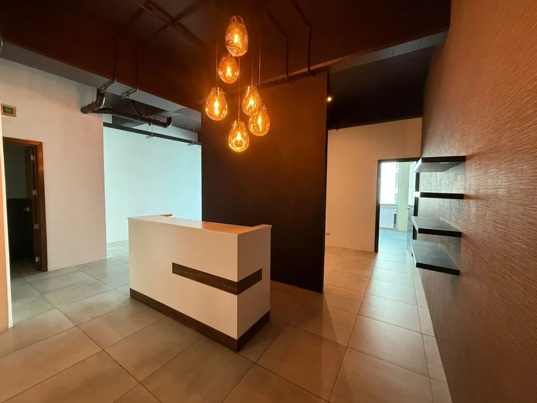 Oficina en Venta en zona 15, en Edificio Corporativo