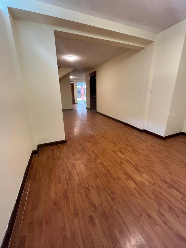 Casa en venta sector La Villa z 14