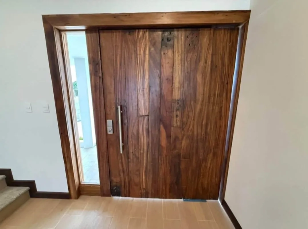 VENDO CASA EN SAN LUCAS SACATEPEQUEZ